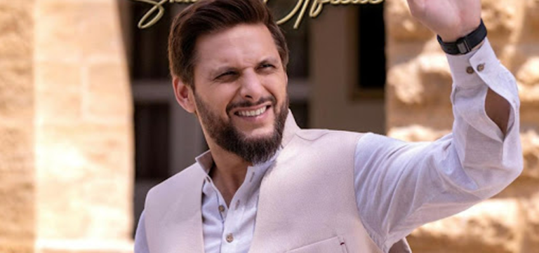 PTI Supporters Chant Against Shahid Afridi in Birmingham