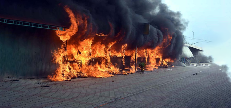 Massive Fire Engulfs Over 300 Stalls at Islamabad’s Sunday Market