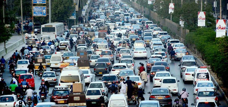 Major Traffic Jam Hits Karachi’s Shahra-e-Faisal.