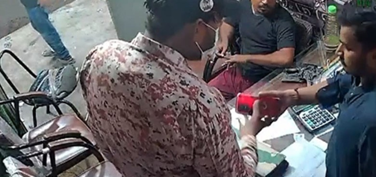 Rangers soldier held over robbery at Gulshan food centre