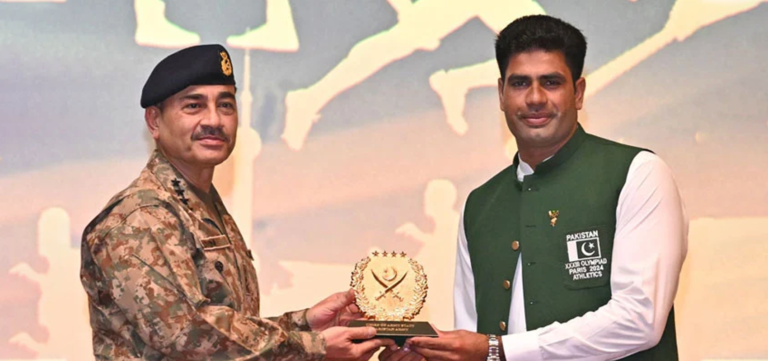 COAS Hosts Ceremony To Honour Arshad Nadeem