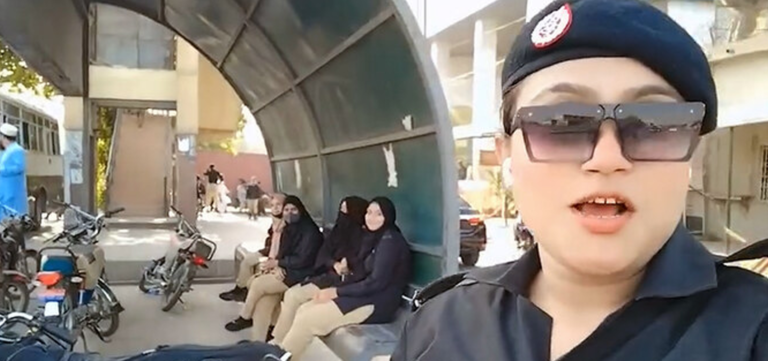 Lady Constable Suspended in Karachi