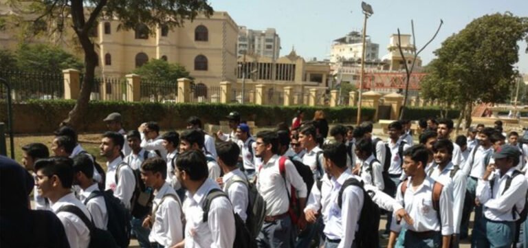 Karachi University Students Protest for Sixth Day Over Fees and Facilities