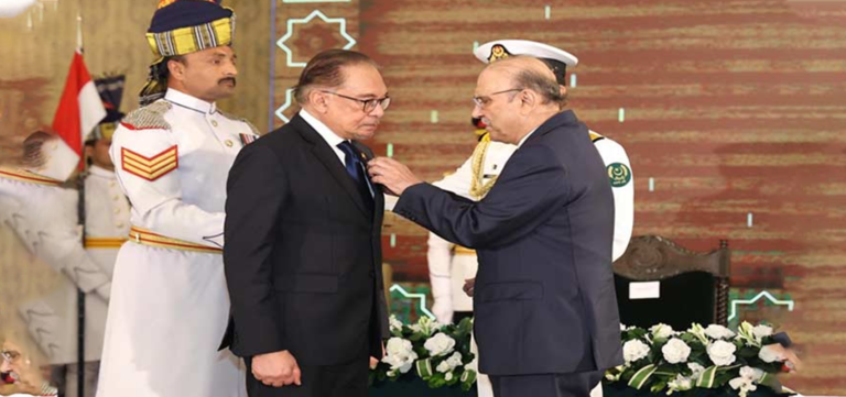 Zardari Awards Nishan-e-Pakistan to Malaysian PM Anwar Ibrahim