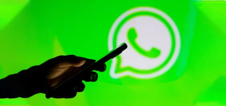 WhatsApp introduces new light and dark themes