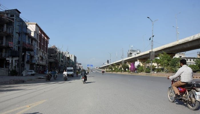 Internet Services Suspended in Twin Cities Amid TLP’s March Toward Islamabad