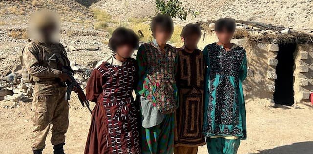 Four disguised terrorists held in Khuzdar IBO